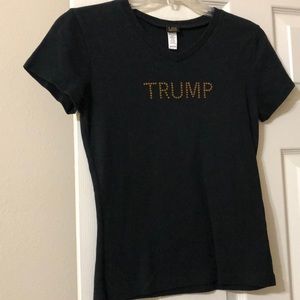 Black t-shirt trump logo